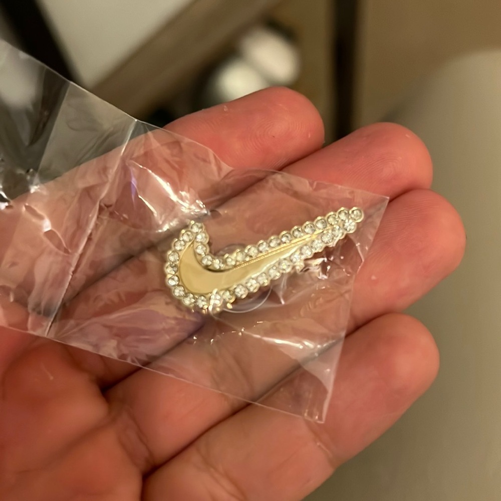 Pin metal for Air Force 1